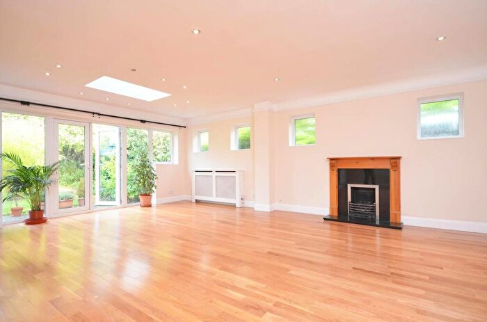 4 Bedroom Detached House To Rent In Burghley Avenue, Coombe, New Malden, KT3