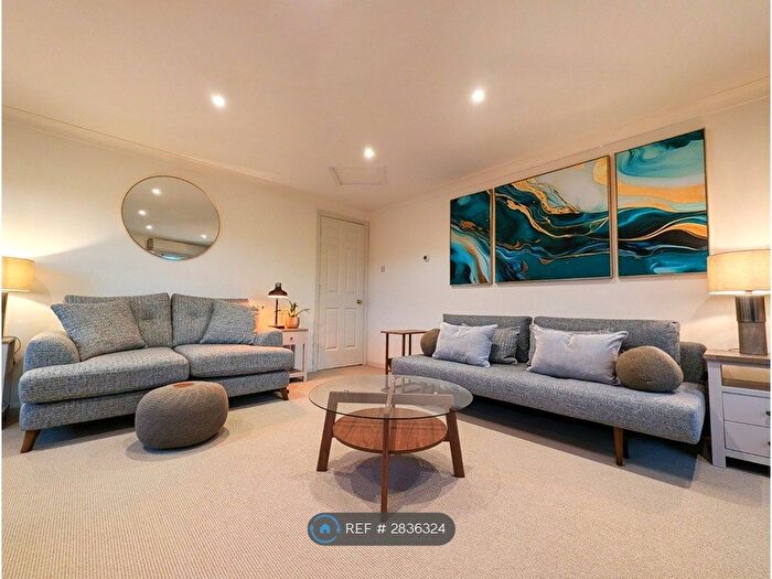 1 Bedroom Flat To Rent In Adam Amp; Eve Court, Cambridge, CB1