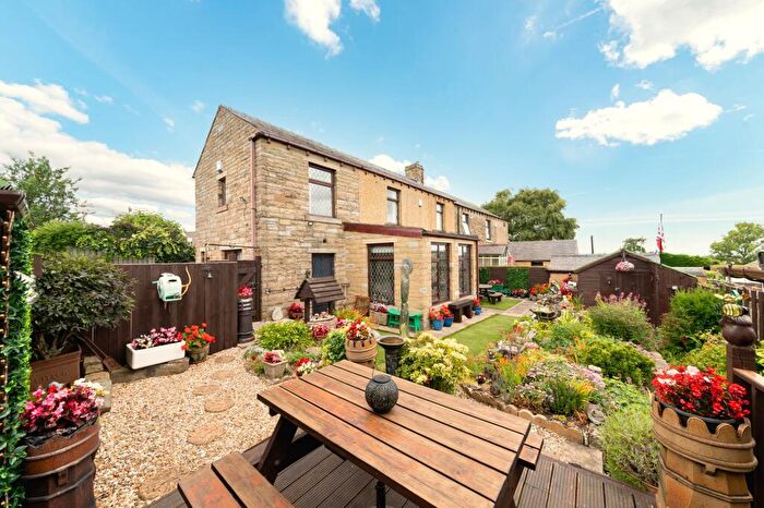 3 Bedroom Semi Detached House For Sale In Mount Pleasant, Emley, HD8