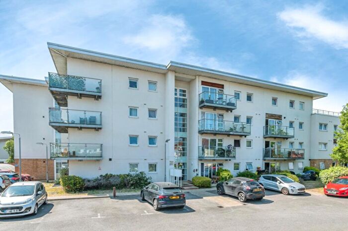 2 Bedroom Flat For Sale In Bircham Road, Southend On Sea, Essex, SS2