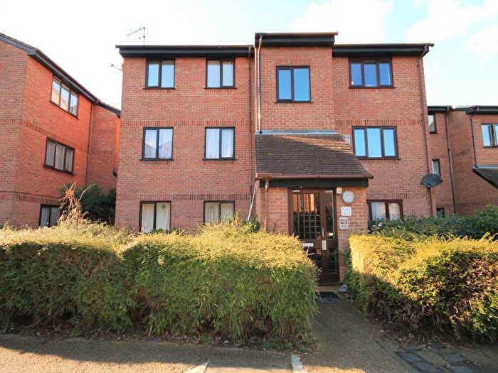 1 Bedroom Apartment To Rent In Avenue Road, Chadwell Heath, Romford, RM6
