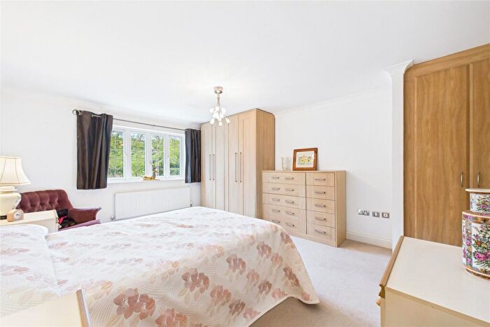 2 Bedroom Apartment For Sale In Shoppenhangers Road, Maidenhead, Berkshire, SL6