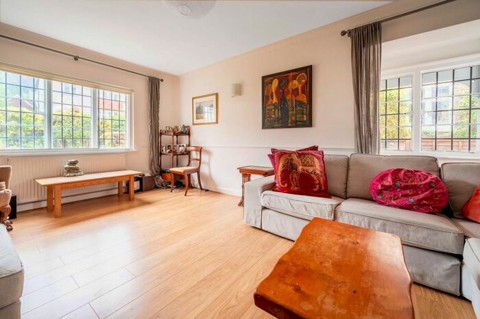 4 Bedroom Property To Rent In Wodeland Avenue, Guildford, GU2