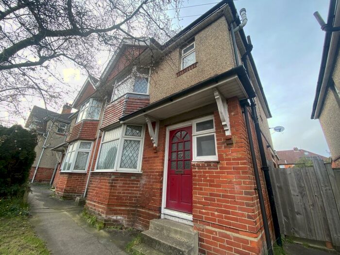 4 Bedroom Semi-Detached House To Rent In Burgess Road, SO16