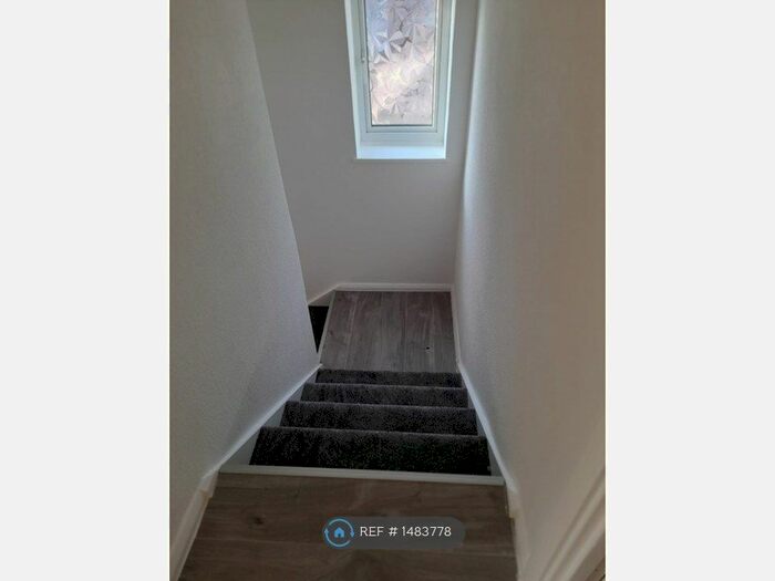 1 Bedroom Flat To Rent In Conifer Grove, Stafford, ST17