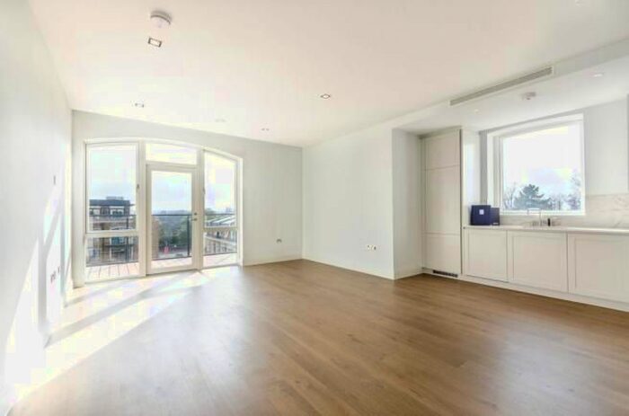 2 Bedroom Flat To Rent In Palladian Gardens, Chiswick W4