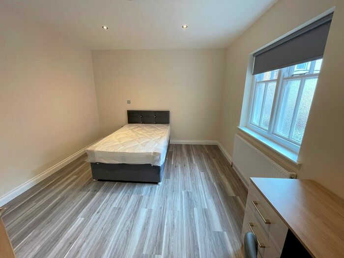 Studio To Rent In Flat Upper New Walk, Leicester, LE1