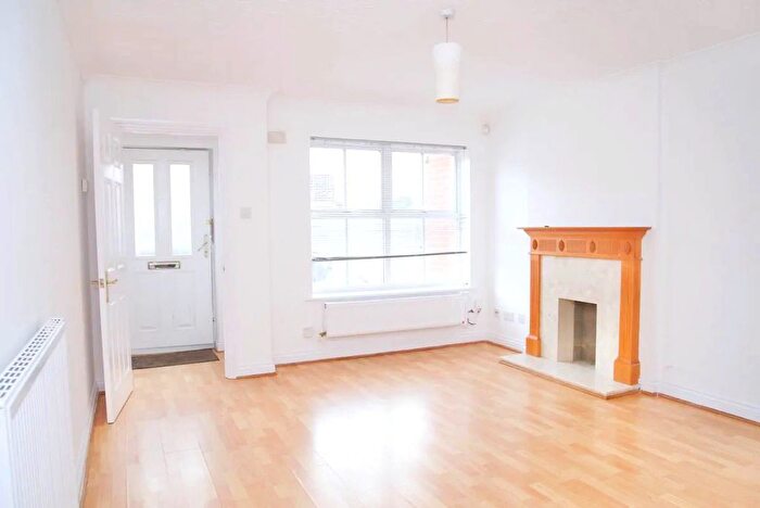 2 Bedroom Terraced House To Rent In Falkland Avenue, London, N3