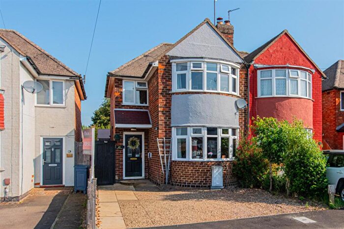 3 Bedroom Semi Detached House For Sale In Belvedere Road, Kettering, NN15