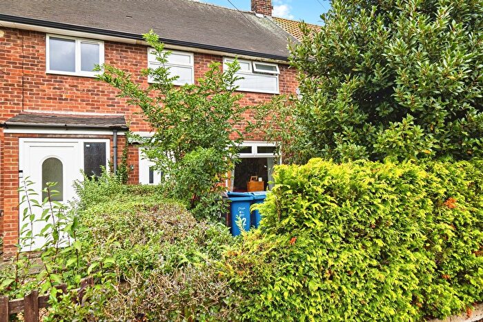 3 Bedroom Terraced House For Sale In Foxhill Close, Hull, HU9