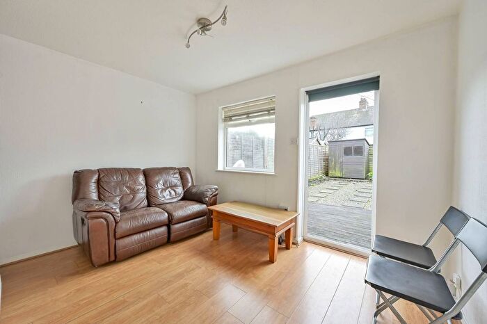 1 Bedroom Flat To Rent In Sycamore Gardens, Mitcham, CR4