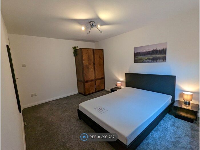 1 Bedroom Flat To Rent In Madison Square, Liverpool, L1