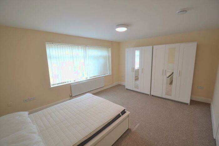 House Of Multiple Occupation To Rent In Kensington Walk, Corby, NN18