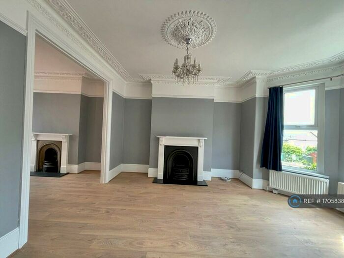 3 Bedroom Terraced House To Rent In Griffin Road, London, SE18