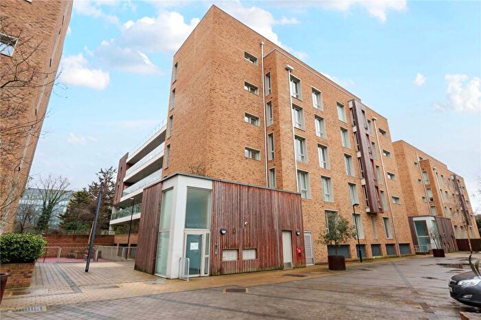 2 Bedroom Apartment For Sale In Kidwells Close, Maidenhead, SL6