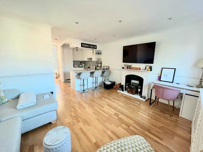 1 Bedroom Maisonette To Rent In Connifer Gardens, Enfield, EN1