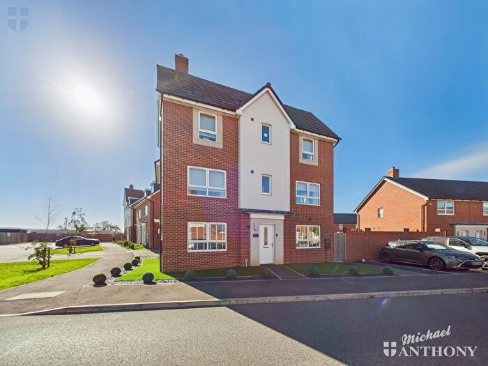 4 Bedroom Semi-detached House For Sale In Grand Junction, Broughton, Aylesbury, HP22