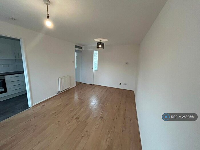 1 Bedroom Flat To Rent In Fishermead, Milton Keynes, MK6