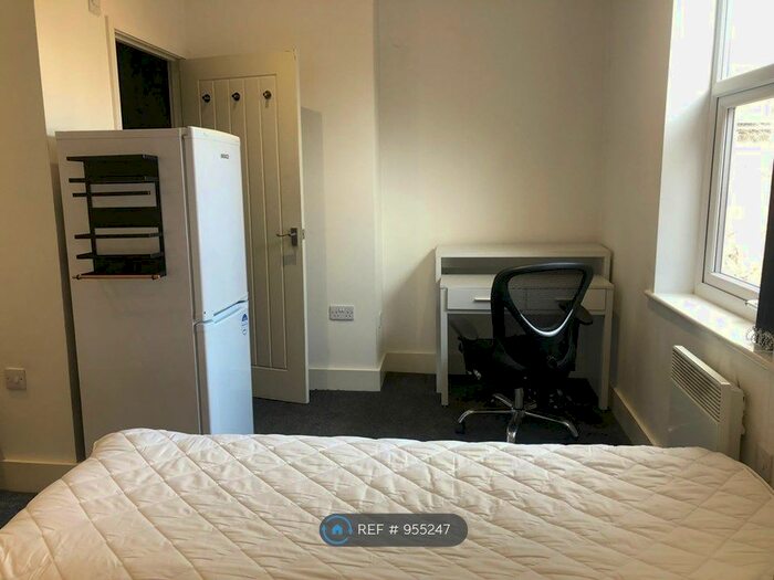 Studio To Rent In Lea Road, Wolverhampton, WV3