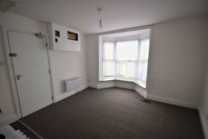 1 Bedroom Flat To Rent In Northumberland Road, Southampton, Hampshire, SO14