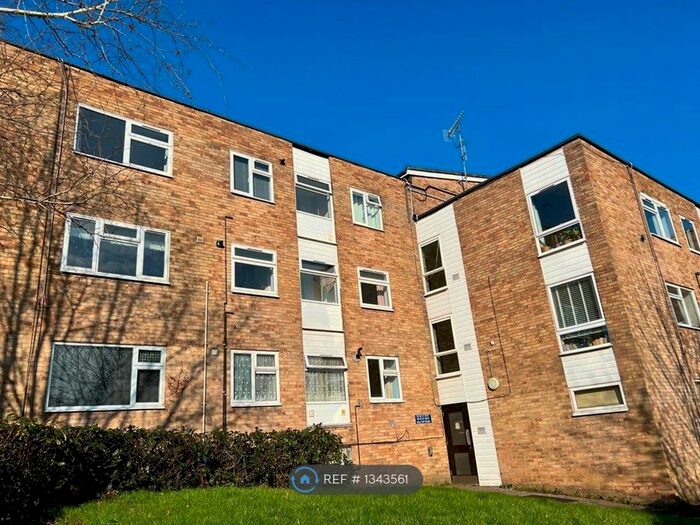 1 Bedroom Flat To Rent In Hilltop Road, Berkhamsted, HP4