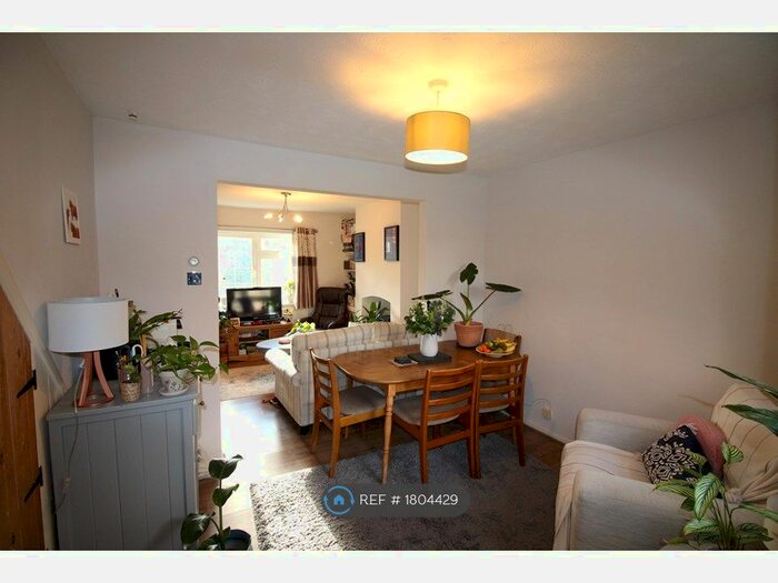 2 Bedroom Terraced House To Rent In Wellington Terrace, Woking, GU21