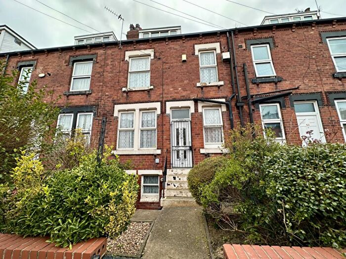 2 Bedroom Terraced House To Rent In Clifton Avenue, Leeds, LS9