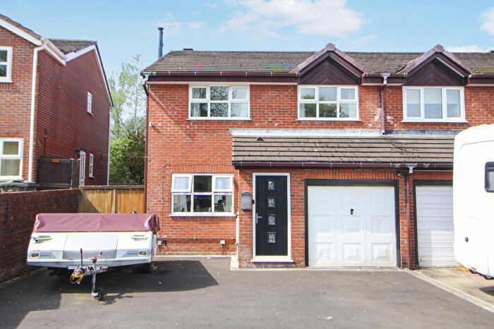 3 Bedroom Semi-Detached House For Sale In Wharncliffe Close, Hadfield, Glossop, Derbyshire, SK13