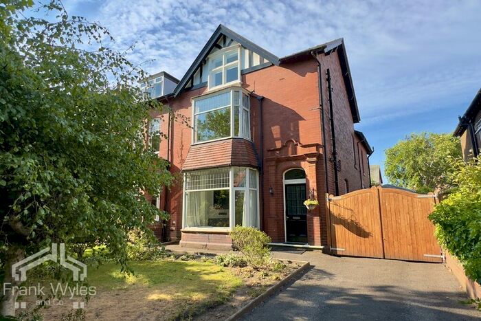 5 Bedroom Semi-Detached House To Rent In Park Avenue, Lytham, Lancashire, FY8