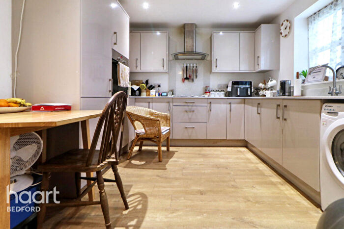 3 Bedroom Semi-Detached House For Sale In Brooks Farm Cottage, Bedford, MK44