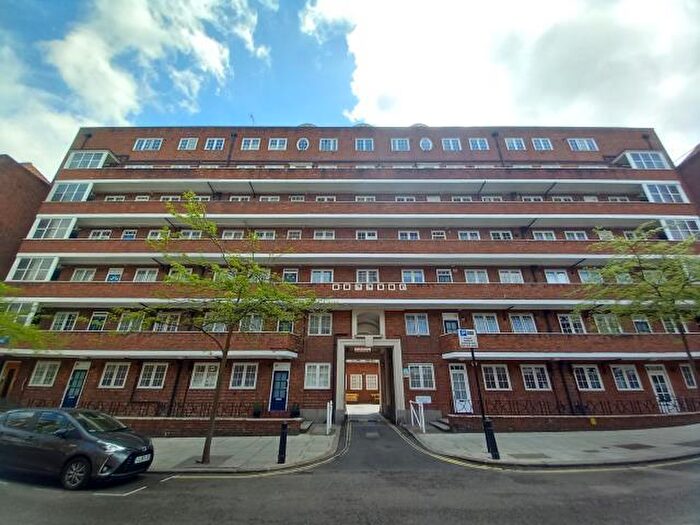 3 Bedroom Apartment To Rent In Barrow Hill Estate, St. Johns Wood, NW8
