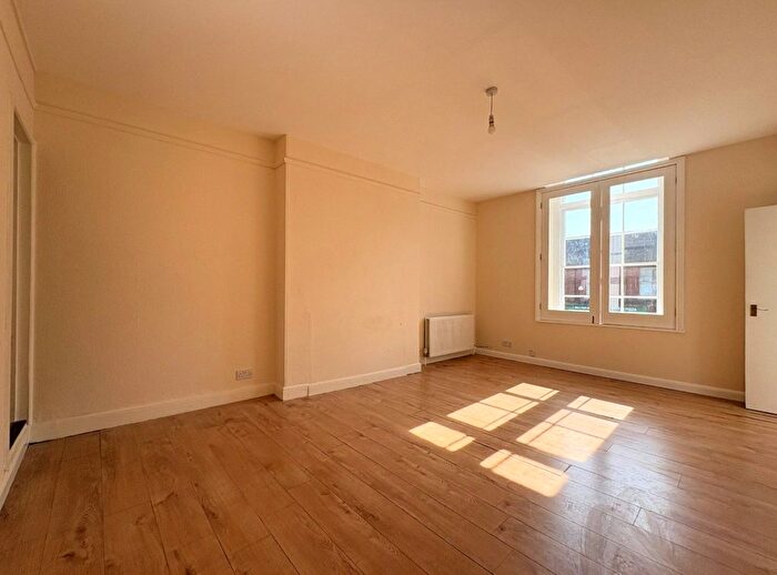 1 Bedroom Flat To Rent In East Reach, Taunton, Somerset, TA1