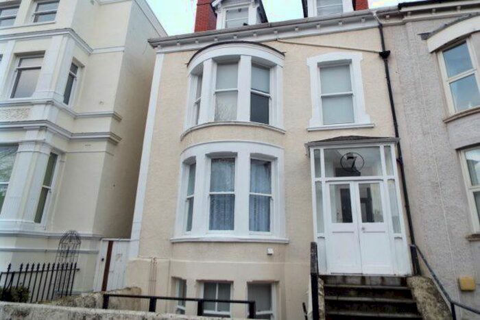 2 Bedroom Flat To Rent In Trinity Square, Llandudno, LL30