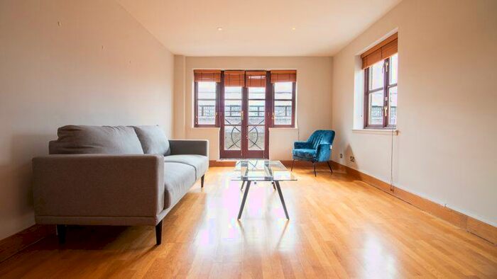 2 Bedroom Flat To Rent In Kingsley Mews, Wapping, E1W