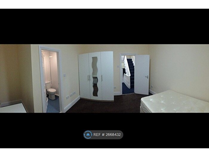 5 Bedroom End Of Terrace House To Rent In Woodlands Road, Middlesbrough, TS1