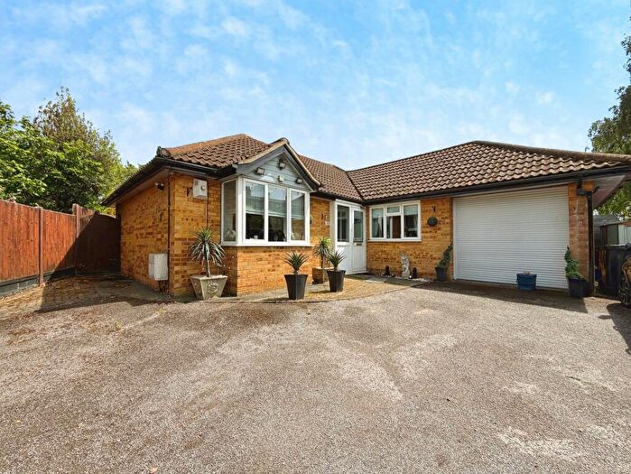 3 Bedroom Bungalow For Sale In Hillborough Road, Westcliff-on-Sea, Essex, SS0
