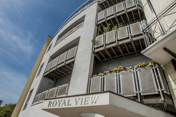 2 Bedroom Flat To Rent In Royal View, Grand Parade, Brighton, East Sussex, BN2