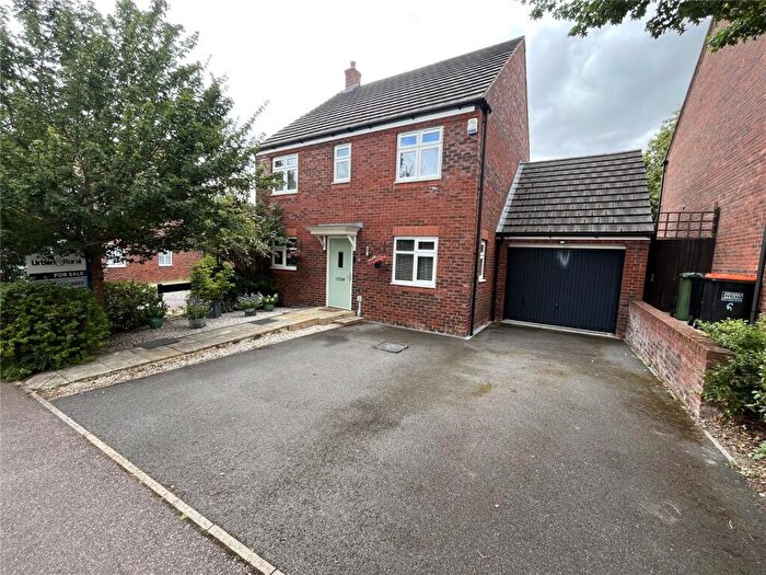 4 Bedroom Detached House For Sale In Lake View, Houghton Regis, Dunstable, Bedfordshire, LU5