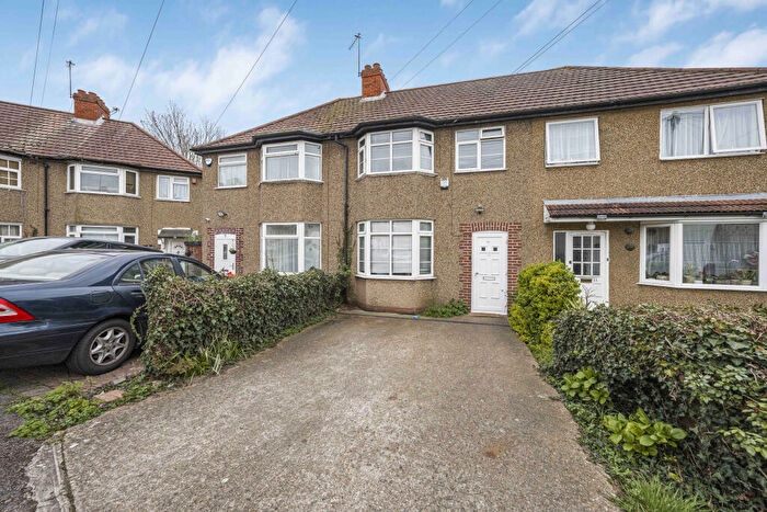 3 Bedroom Terraced House For Sale In Faraday Close, Slough, SL2