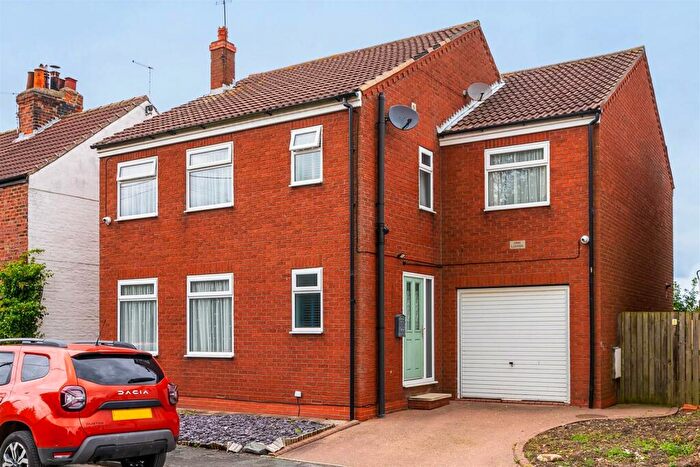 4 Bedroom Detached House For Sale In Northside Road, Hollym, Withernsea, HU19