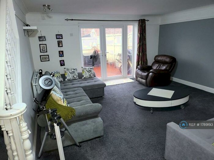 3 Bedroom Terraced House To Rent In Steeplehall, Basildon, SS13
