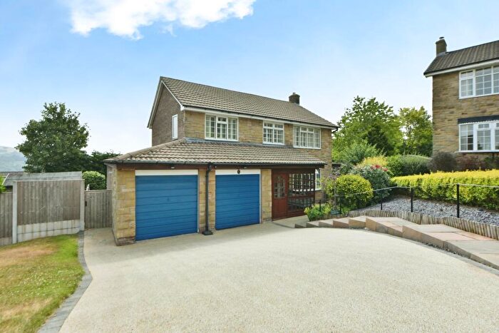 4 Bedroom Detached House For Sale In Meadow Close, Whaley Bridge, High Peak, Derbyshire, SK23