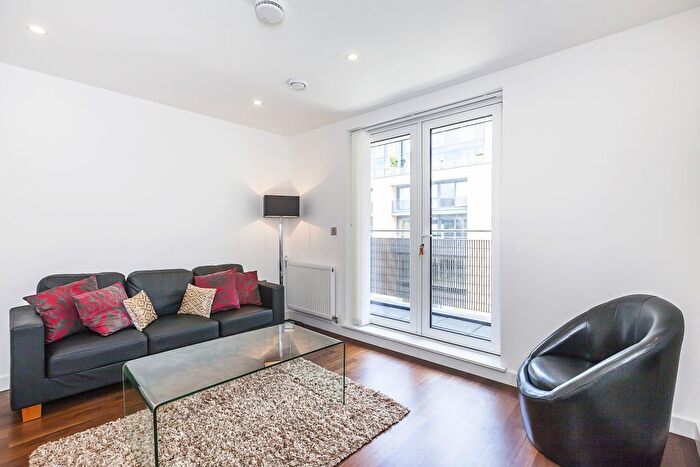 2 Bedroom Flat To Rent In Drew House, Deptford, SE8