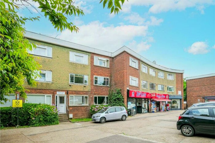 2 Bedroom Flat To Rent In Peterson Court, Loughton, IG10