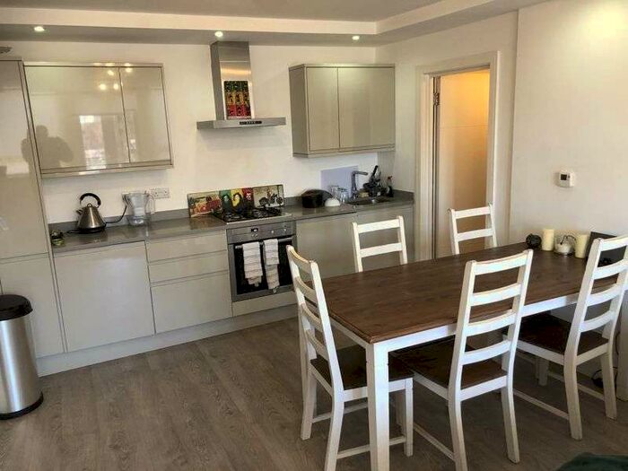 1 Bedroom Property To Rent In High Street, Barnet, Hertfordshire, EN5