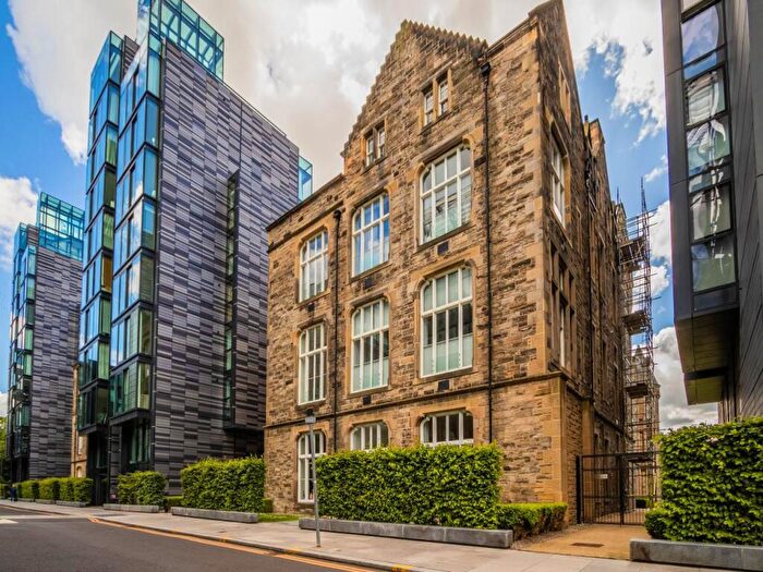 2 Bedroom Flat To Rent In Simpson Loan, Edinburgh, EH3