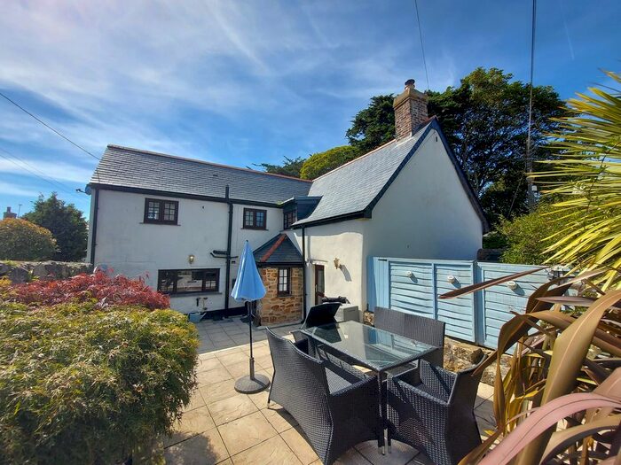 3 Bedroom Cottage To Rent In Fore Street, Goldsithney, Penzance, TR20