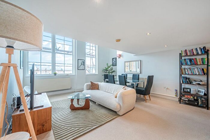 2 Bedroom Flat To Rent In Batchelor Street, London, N1