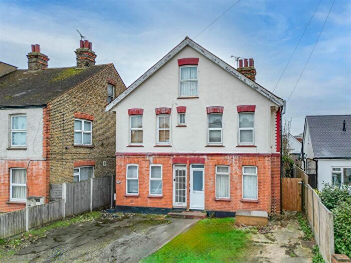 1 Bedroom Flat For Sale In Carlingford Drive, Westcliff-On-Sea, SS0