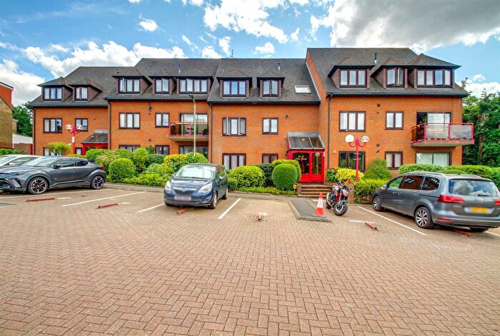 1 Bedroom Flat To Rent In Avenue Road, London, N12